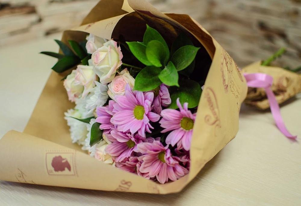 Букет цветов из: Розы и Хризантемы в Старобжегокай