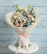Букет цветов из:  Розы и Лизиантусы в Старобжегокай