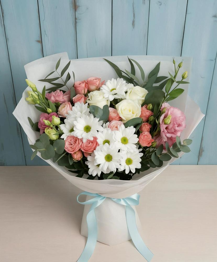 Букет цветов из: Розы, Лизиантусы и Хризантемы в Старобжегокай