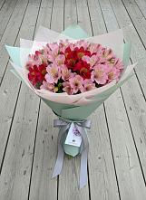 Букет цветов из:  Альстромерии в Старобжегокай