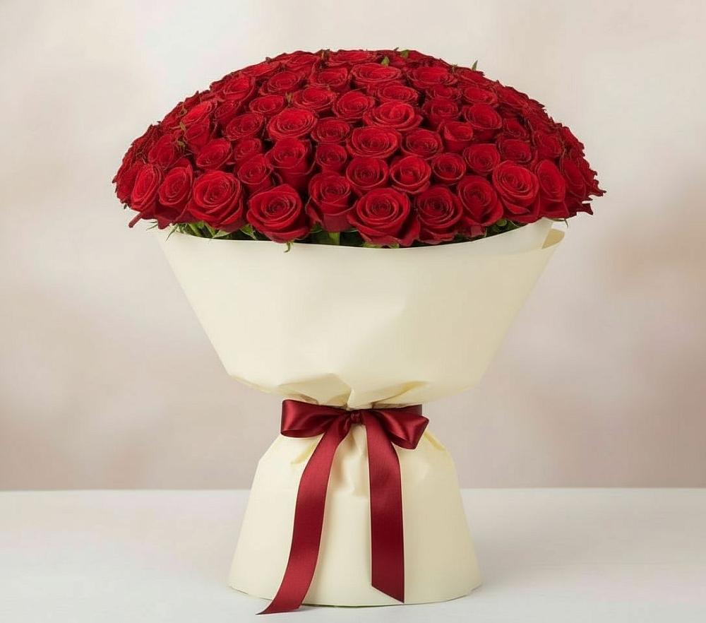 Букет 101 Красная роза Милано в Старобжегокай