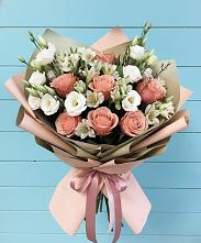 Букет цветов из:  Розы, Альстромерии и Лизиантусы в Старобжегокай