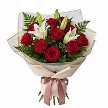 Букет цветов из:  Лилии и Розы в Старобжегокай