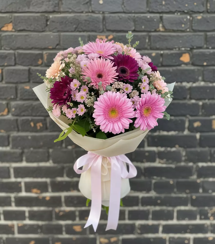 Букет цветов из: Герберы и Хризантемы в Старобжегокай