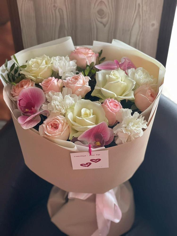 Букет цветов из: Орхидеи, Розы и Гвоздики в Старобжегокай