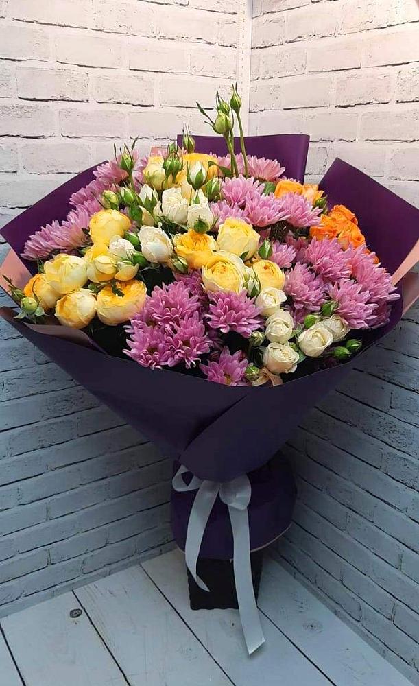 Букет цветов из: Хризантемы и Розы в Старобжегокай