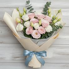 Букет цветов из:  Лизиантусы в Старобжегокай