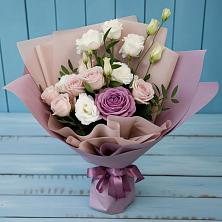 Букет цветов из:  Розы и Лизиантусы в Старобжегокай