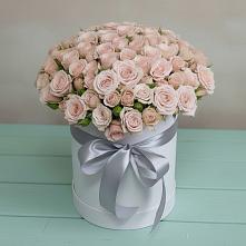 Цветочная композиция из Розы в шляпной коробке в Старобжегокай