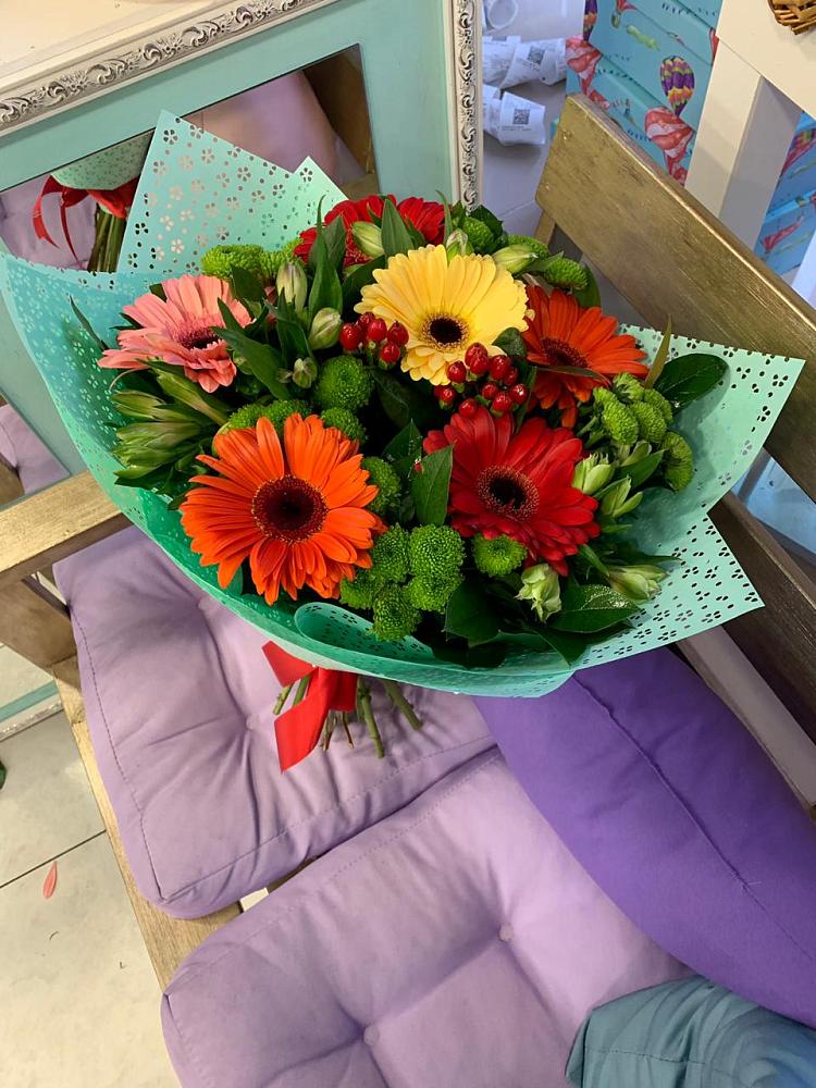 Букет цветов из: Герберы, Хризантемы и Альстромерии в Старобжегокай