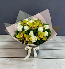 Букет цветов из:  Орхидеи и Розы в Старобжегокай