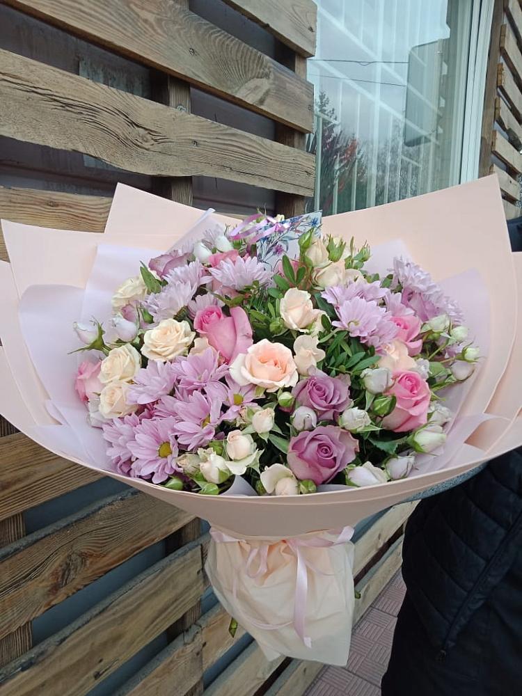 Букет цветов из: Розы и Хризантемы в Старобжегокай