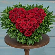 Цветочная композиция из Розы в виде сердца в Старобжегокай