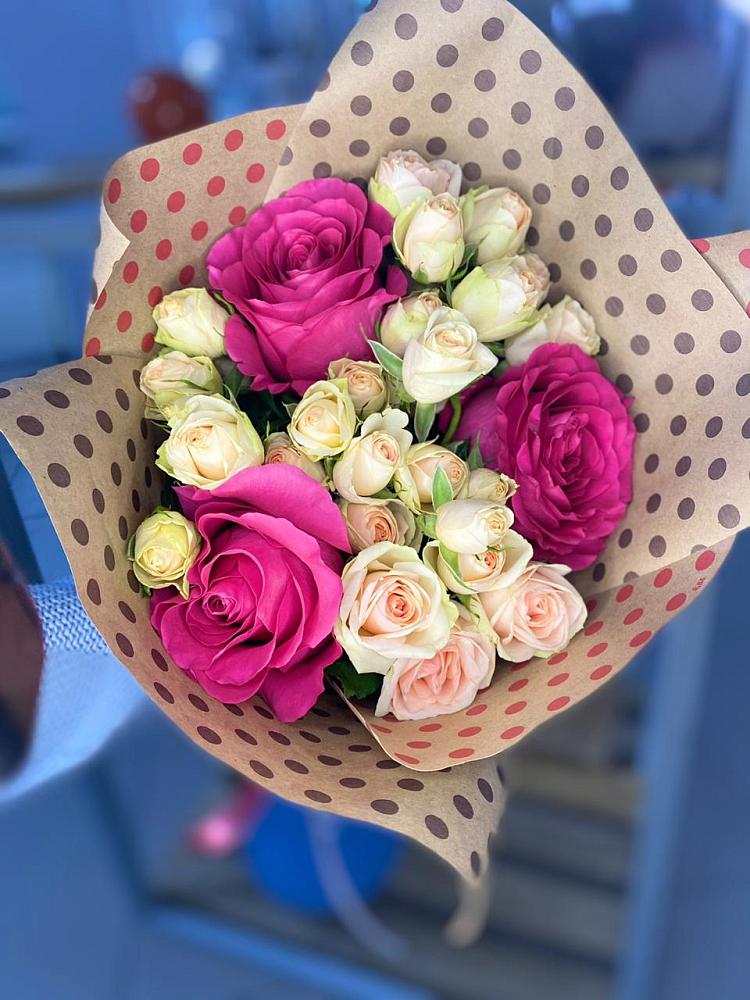 Букет цветов из: Розы в Старобжегокай