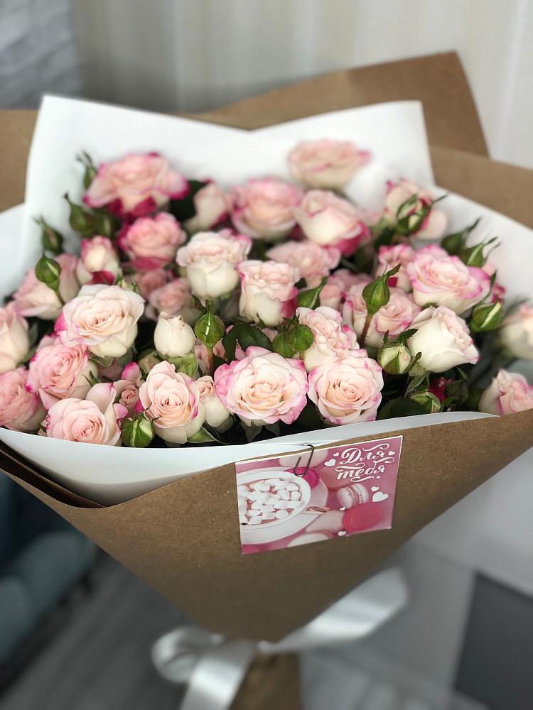 Букет цветов из: Розы в Старобжегокай