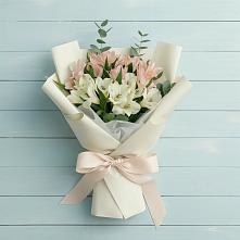 Букет цветов из:  Альстромерии в Старобжегокай