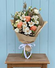 Букет цветов из:  Альстромерии, Лизиантусы, Розы и Хризантемы #REPLACE_PRED# Старобжегокай