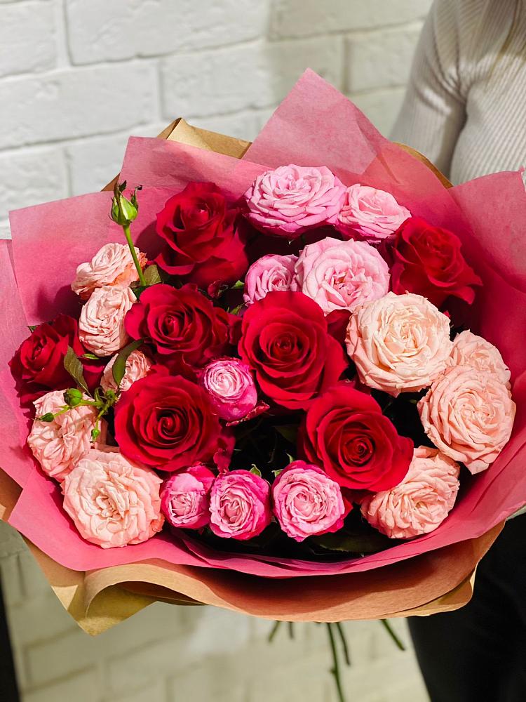 Букет цветов из: Розы в Старобжегокай