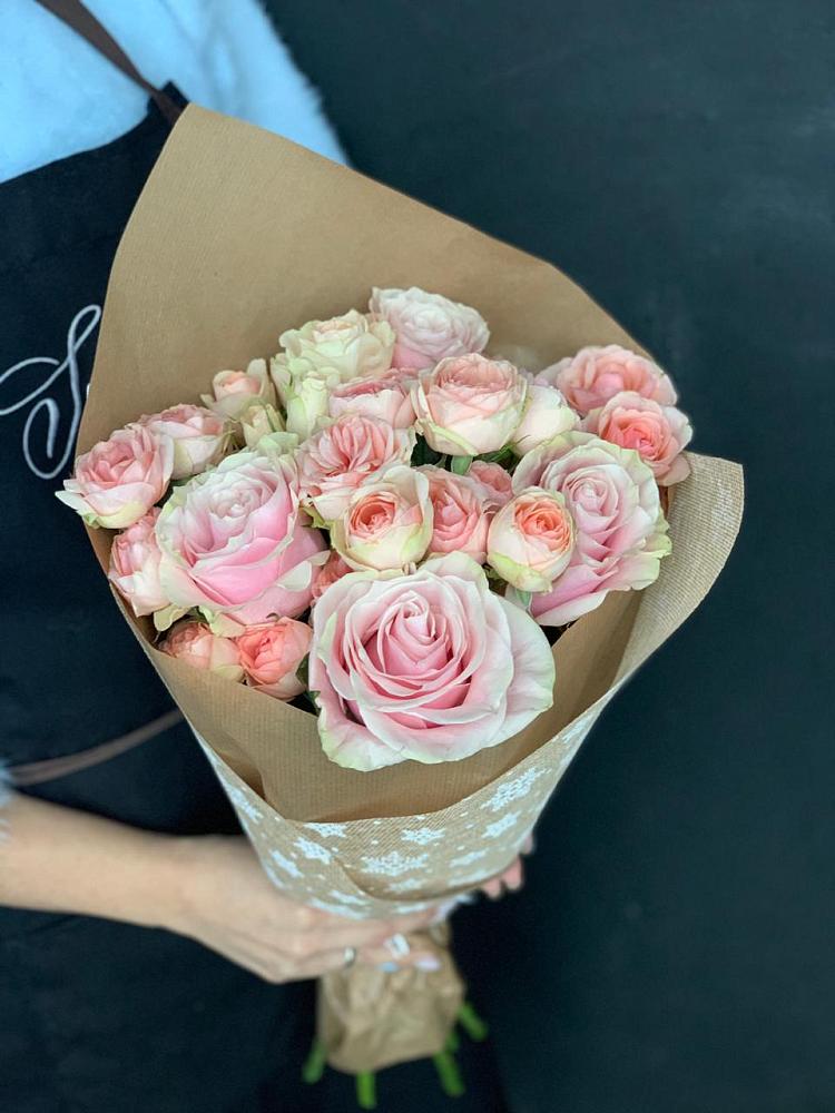 Букет цветов из: Хризантемы и Розы в Старобжегокай