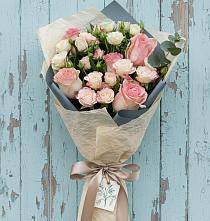 Букет цветов из:  Розы в Старобжегокай