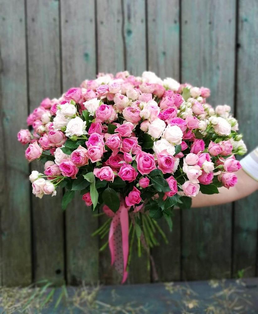 Букет Розовые кустовые розы Натали и Лав Лидия в Старобжегокай