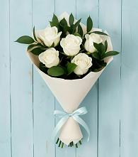 Букет цветов из:  Розы в Старобжегокай