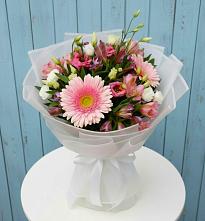 Букет цветов из:  Герберы, Альстромерии и Лизиантусы #REPLACE_PRED# Старобжегокай