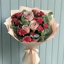 Букет цветов из:  Гвоздики и Розы в Старобжегокай