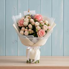 Букет цветов из:  Розы в Старобжегокай