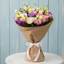 Букет цветов из:  Лизиантусы в Старобжегокай
