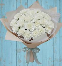 Букет цветов из:  Гвоздики в Старобжегокай