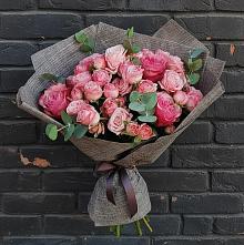 Букет цветов из:  Розы в Старобжегокай