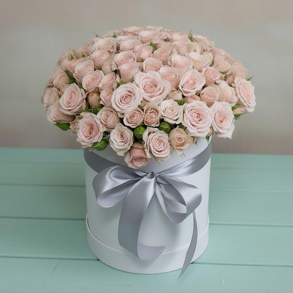 Цветочная композиция из Розы в шляпной коробке в Старобжегокай