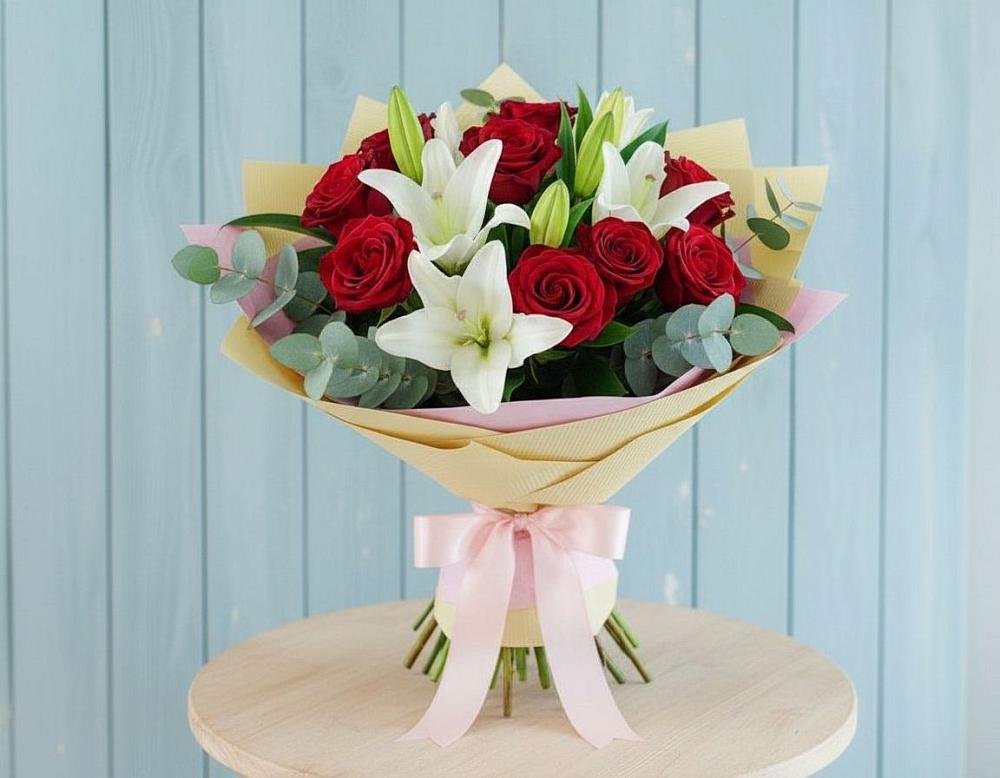 Букет цветов из: Лилии и Розы в Старобжегокай